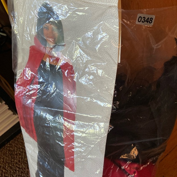 Rubies Blood red cape + Black PMG witch gown. Perfect for any costume affair. - Picture 11 of 11